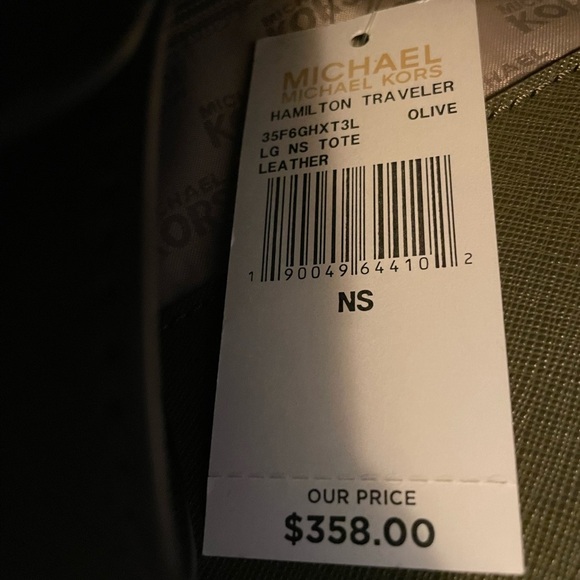 Michael Kors Hamilton Traveler Olive Color with matching wallet - Picture 10 of 14